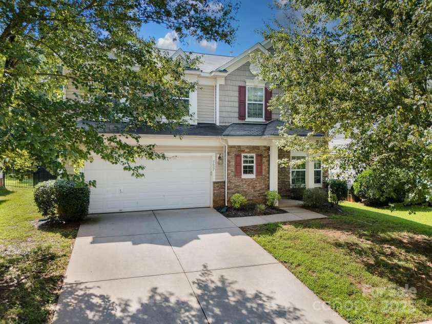 9607 Seamill Road, Charlotte, NC 28278.  MLS# CAR4293362, YatesRealty ID 34966. 