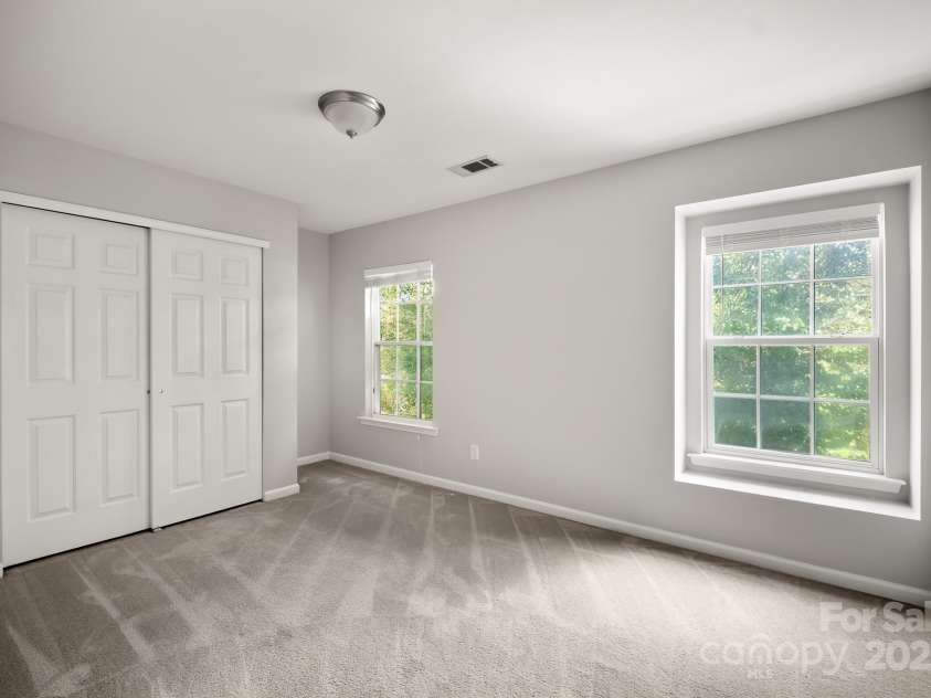 9607 Seamill Road, Charlotte, NC 28278.  MLS# CAR4293362, YatesRealty ID 34966. 