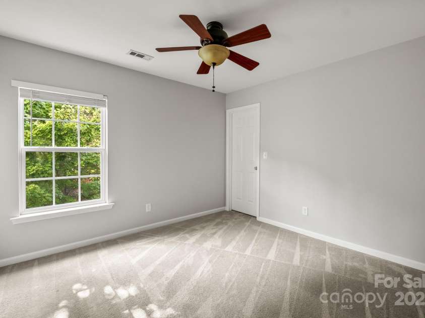 9607 Seamill Road, Charlotte, NC 28278.  MLS# CAR4293362, YatesRealty ID 34966. 
