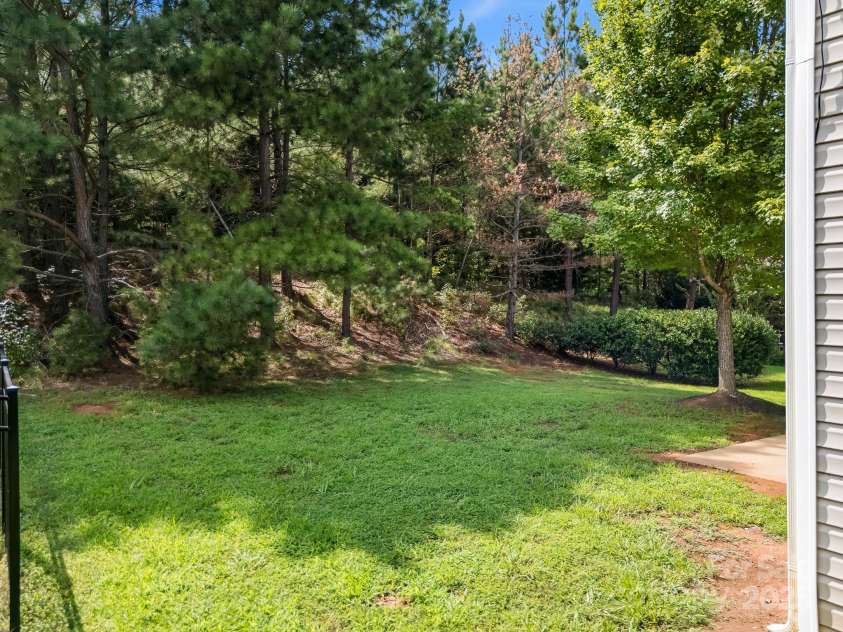 9607 Seamill Road, Charlotte, NC 28278.  MLS# CAR4293362, YatesRealty ID 34966. 