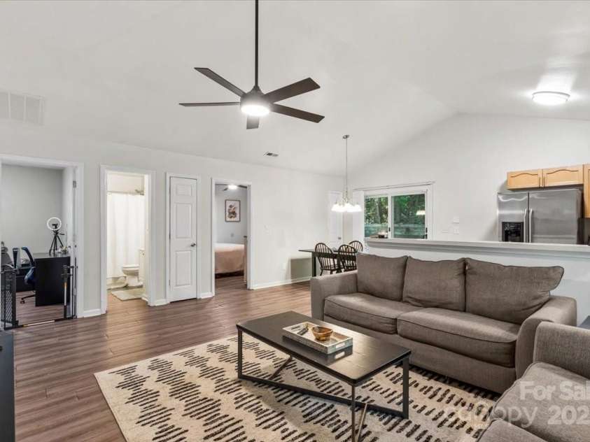 1331 Braveheart Lane, Charlotte, NC 28216.  MLS# CAR4287278, YatesRealty ID 34967. 
