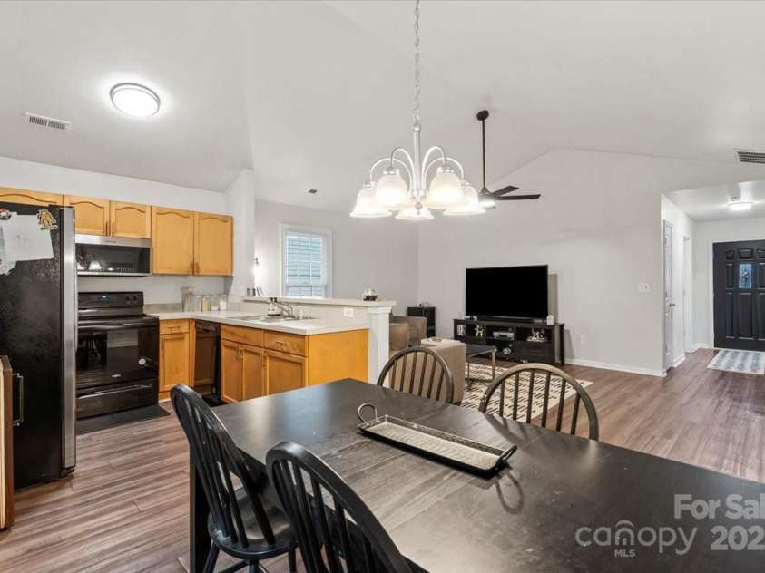 1331 Braveheart Lane, Charlotte, NC 28216.  MLS# CAR4287278, YatesRealty ID 34967. 