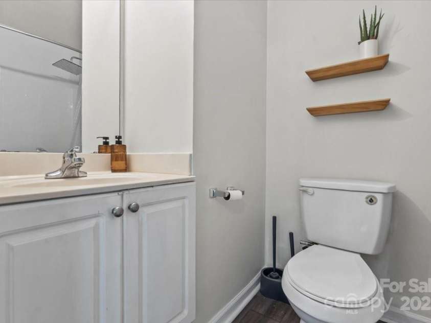 1331 Braveheart Lane, Charlotte, NC 28216.  MLS# CAR4287278, YatesRealty ID 34967. Master Bathroom