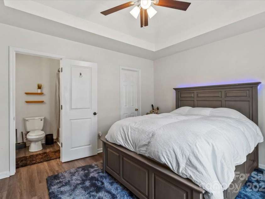 1331 Braveheart Lane, Charlotte, NC 28216.  MLS# CAR4287278, YatesRealty ID 34967. Primary Bedroom