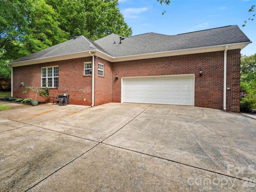 3003 Rochester Court, Monroe, NC 28110.  MLS# CAR4400531, YatesRealty ID 34968. 
