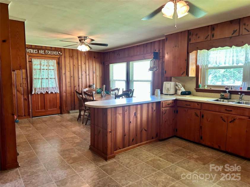 518 Oak Ridge Road, Oakboro, NC 28129.  MLS# CAR4294224, YatesRealty ID 34968. 