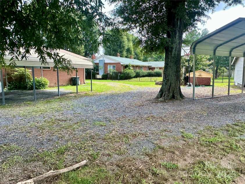 518 Oak Ridge Road, Oakboro, NC 28129.  MLS# CAR4294224, YatesRealty ID 34968. 
