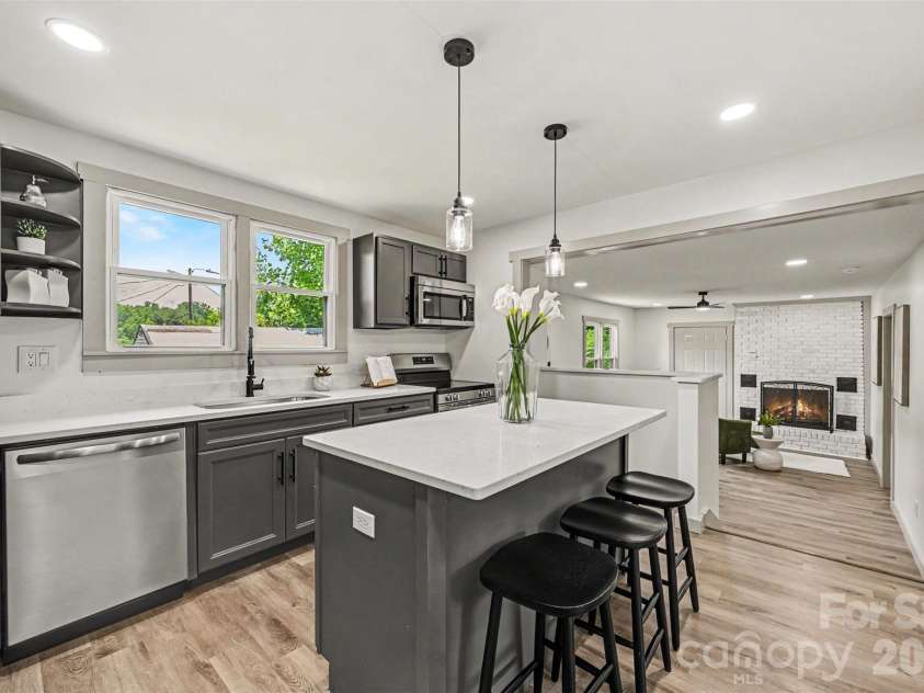 104 Hartford Avenue, Bessemer City, NC 28016.  MLS# CAR4400488, YatesRealty ID 34969. Kitchen