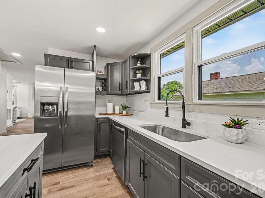 104 Hartford Avenue, Bessemer City, NC 28016.  MLS# CAR4400488, YatesRealty ID 34969. Kitchen
