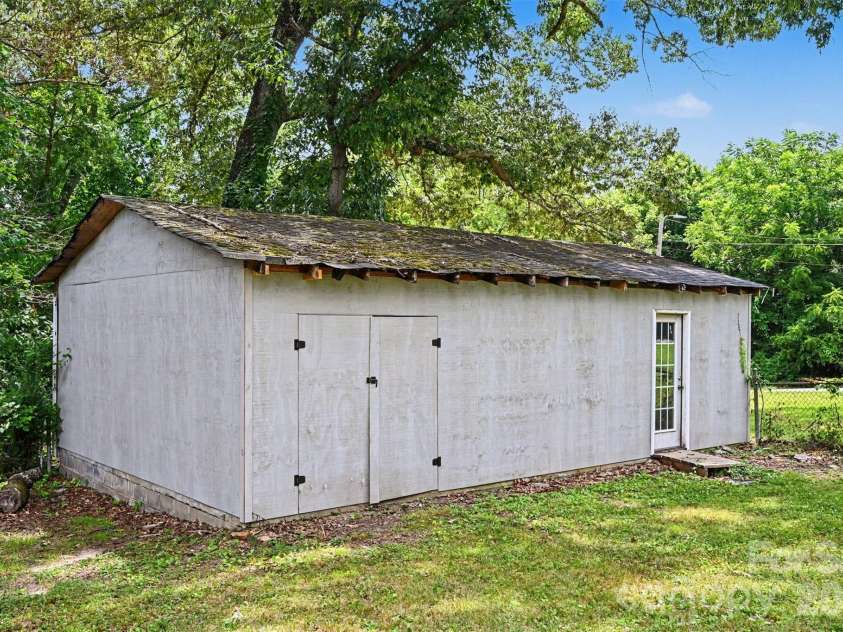 104 Hartford Avenue, Bessemer City, NC 28016.  MLS# CAR4400488, YatesRealty ID 34969. Storage Shed