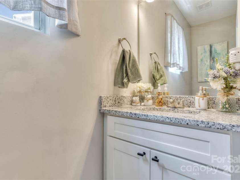 717 Falls Street, Gastonia, NC 28052.  MLS# CAR4284655, YatesRealty ID 34969. 