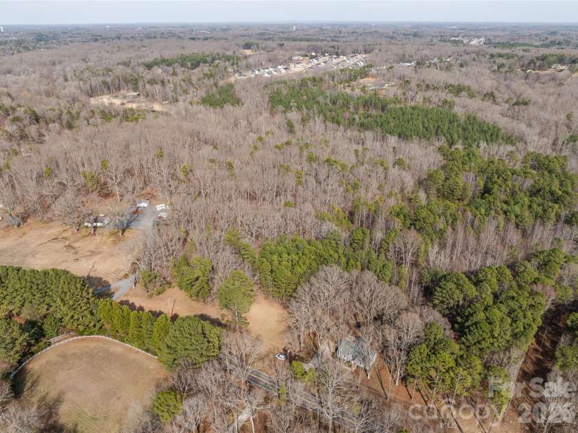 3109 Forest Lawn Drive, Matthews, NC 28104.  MLS# CAR4353965, YatesRealty ID 3497. 17 Miles to Uptown