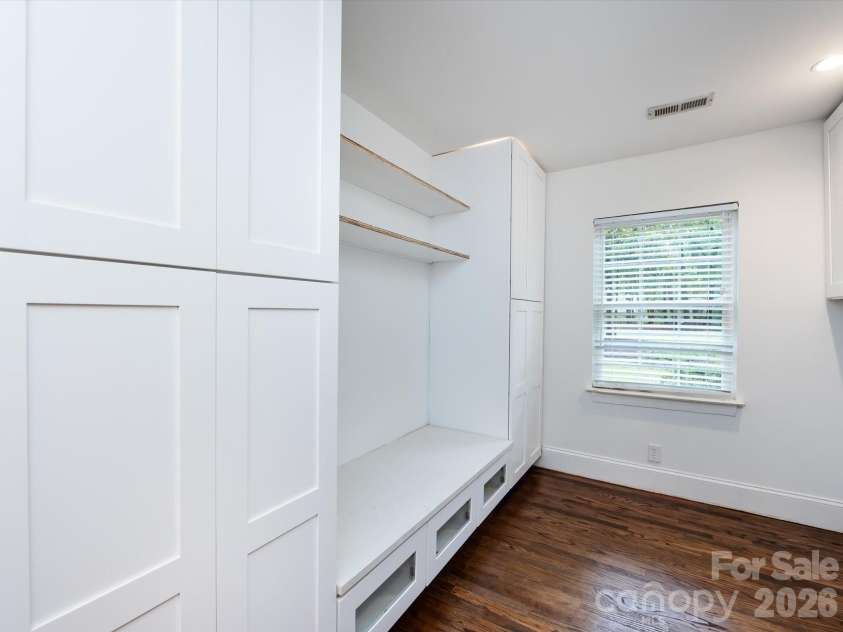 3109 Forest Lawn Drive, Matthews, NC 28104.  MLS# CAR4353965, YatesRealty ID 3497. Custom drop zone