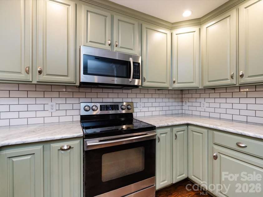 3109 Forest Lawn Drive, Matthews, NC 28104.  MLS# CAR4353965, YatesRealty ID 3497. Kitchen