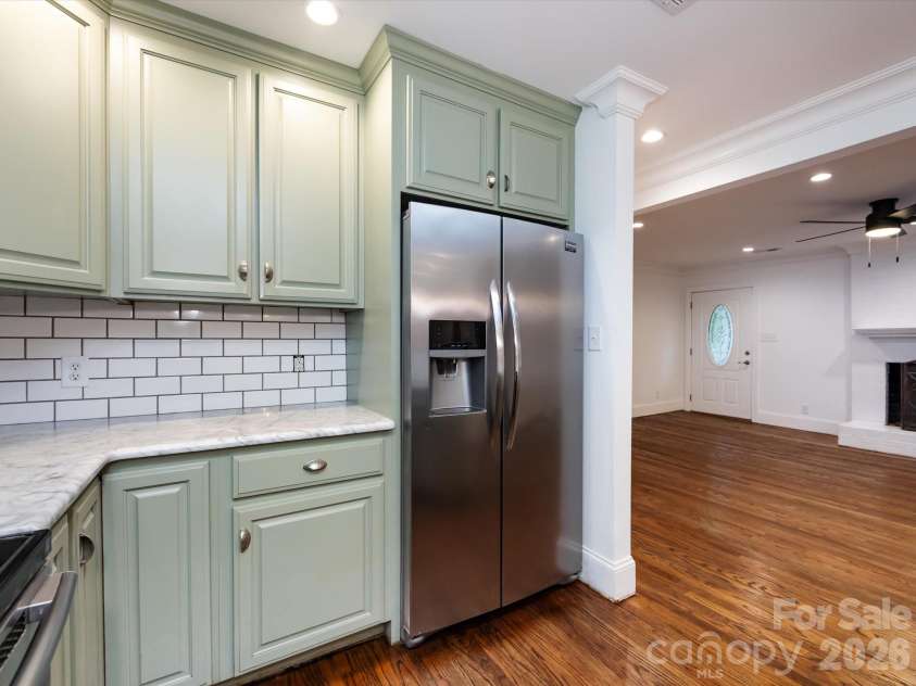 3109 Forest Lawn Drive, Matthews, NC 28104.  MLS# CAR4353965, YatesRealty ID 3497. Kitchen