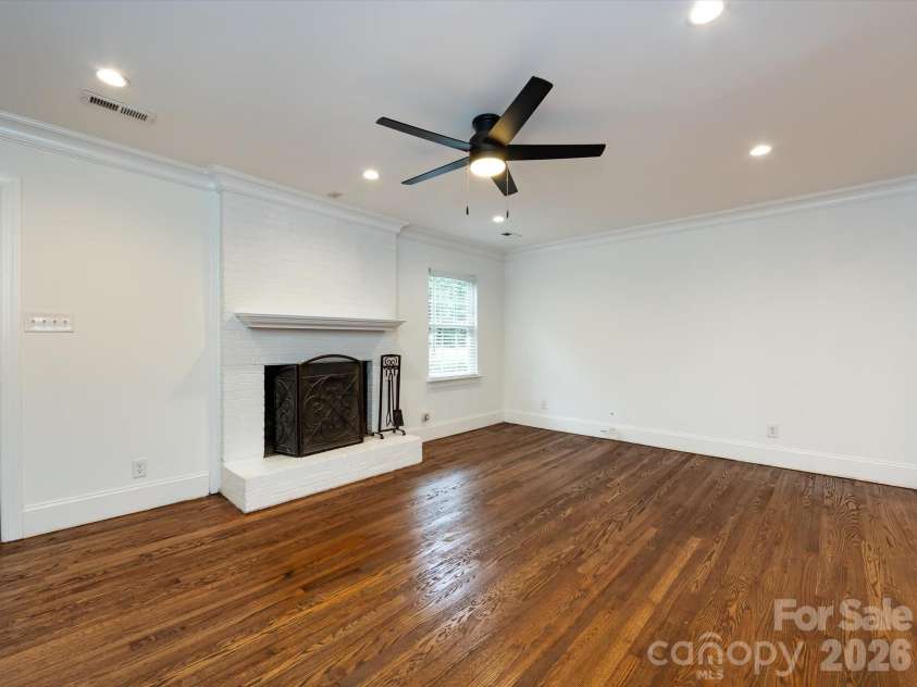 3109 Forest Lawn Drive, Matthews, NC 28104.  MLS# CAR4353965, YatesRealty ID 3497. Living room