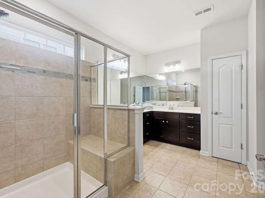 13410 Blanton Drive, Huntersville, NC 28078.  MLS# CAR4398859, YatesRealty ID 34971. Primary Bathroom