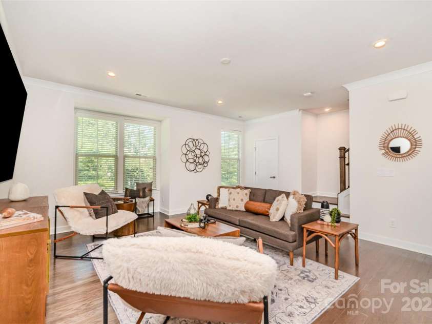 4436 Carteret Street, Charlotte, NC 28205.  MLS# CAR4275224, YatesRealty ID 34971. Lots of light