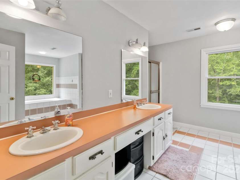 1055 Saddle Drive, York, SC 29745.  MLS# CAR4286894, YatesRealty ID 34972. 