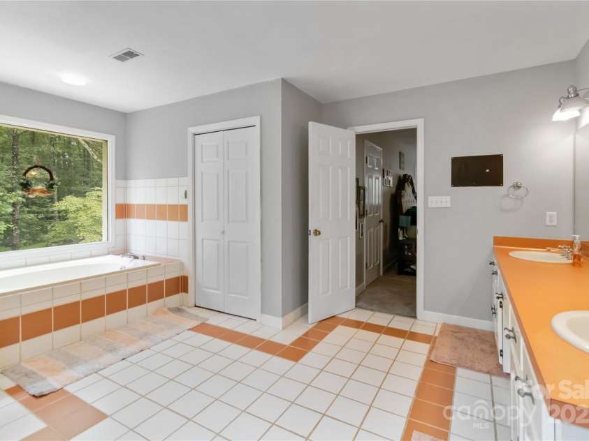 1055 Saddle Drive, York, SC 29745.  MLS# CAR4286894, YatesRealty ID 34972. 