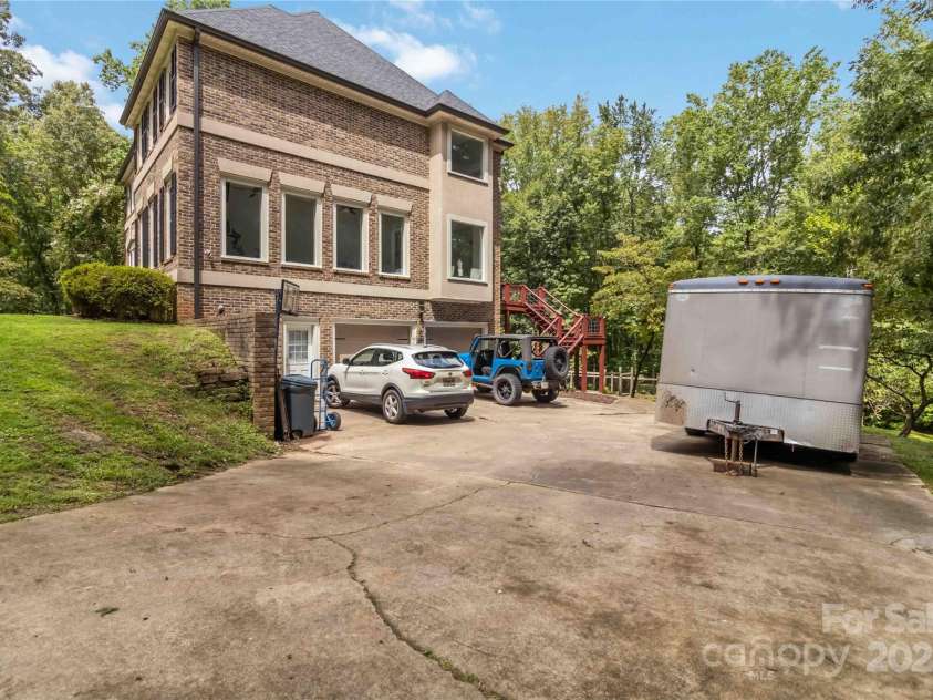 1055 Saddle Drive, York, SC 29745.  MLS# CAR4286894, YatesRealty ID 34972. 