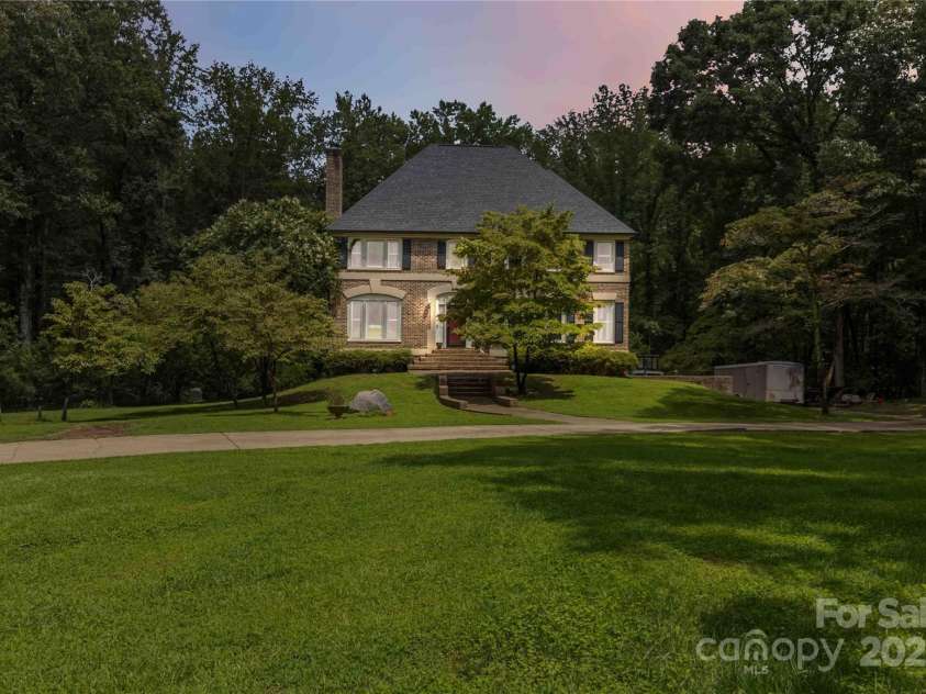 1055 Saddle Drive, York, SC 29745.  MLS# CAR4286894, YatesRealty ID 34972. 