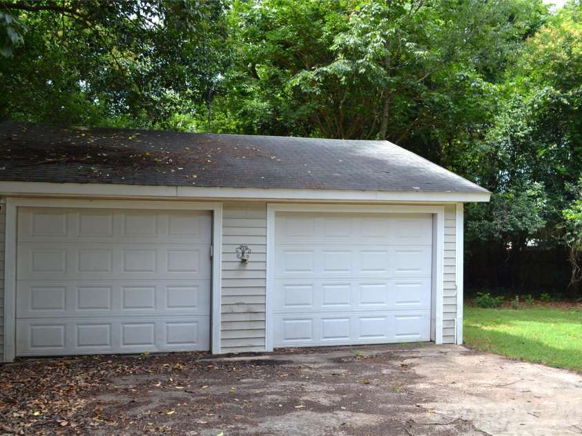 827 Mohigan Street, Charlotte, NC 28205.  MLS# CAR4395813, YatesRealty ID 34972. 