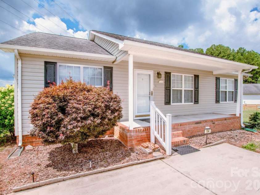 104 Birch Court, China Grove, NC 28023.  MLS# CAR4399032, YatesRealty ID 34974. 