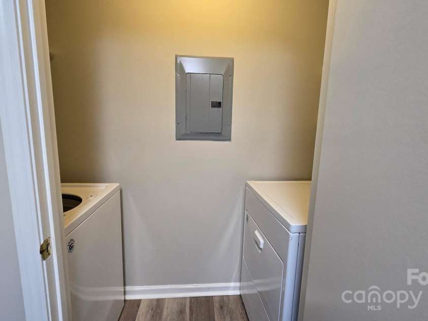 9811 Campus Walk Lane, Charlotte, NC 28262.  MLS# CAR4296016, YatesRealty ID 34976. 