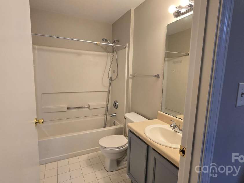 9811 Campus Walk Lane, Charlotte, NC 28262.  MLS# CAR4296016, YatesRealty ID 34976. 