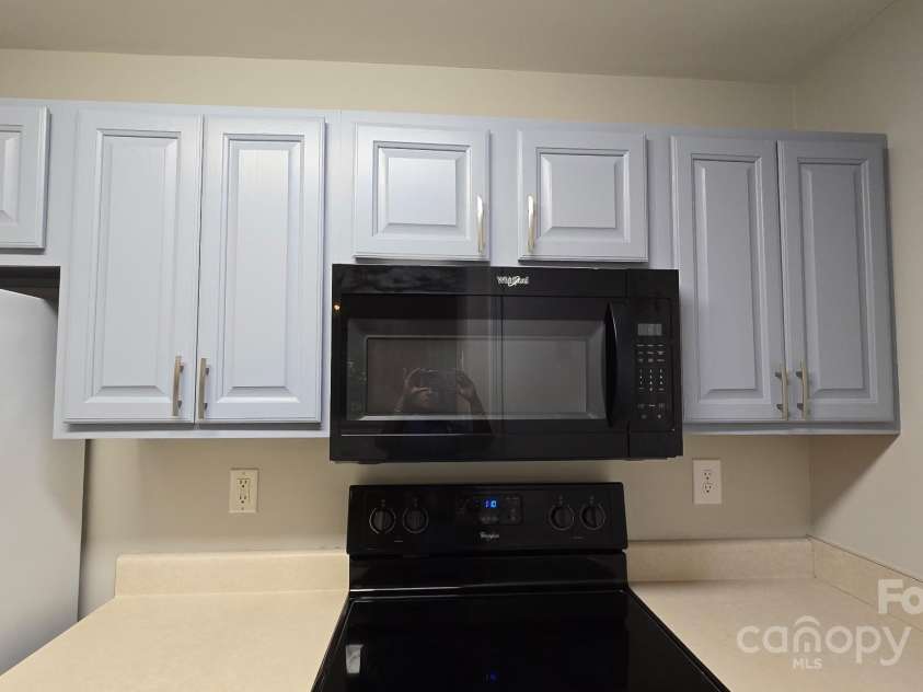 9811 Campus Walk Lane, Charlotte, NC 28262.  MLS# CAR4296016, YatesRealty ID 34976. 