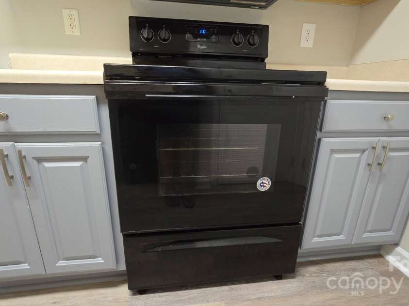 9811 Campus Walk Lane, Charlotte, NC 28262.  MLS# CAR4296016, YatesRealty ID 34976. 