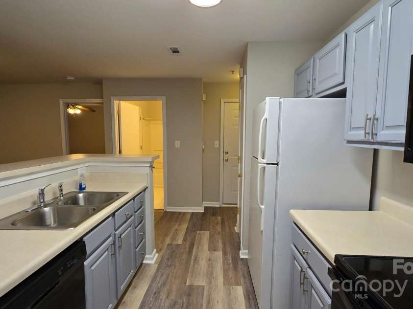 9811 Campus Walk Lane, Charlotte, NC 28262.  MLS# CAR4296016, YatesRealty ID 34976. 