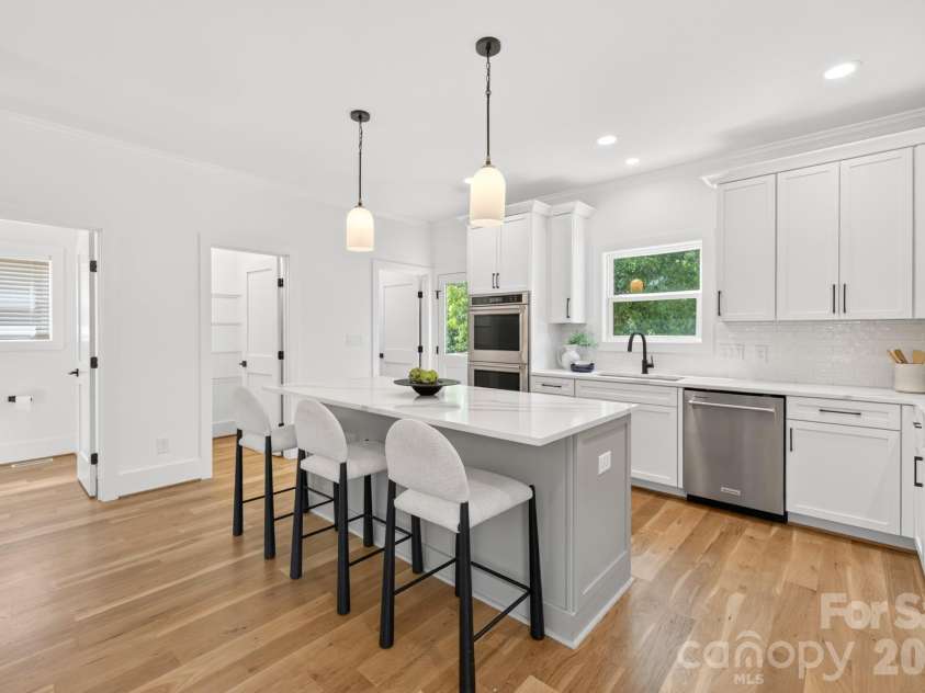 411 Brevard Street, Waxhaw, NC 28173.  MLS# CAR4397400, YatesRealty ID 34977. 