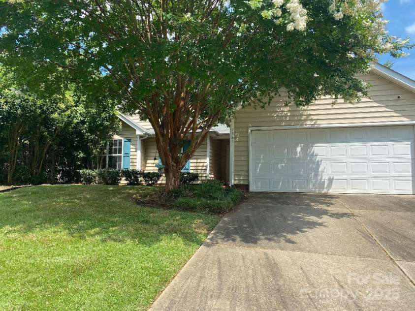 7523 Starvalley Drive, Charlotte, NC 28210.  MLS# CAR4257651, YatesRealty ID 34977. 