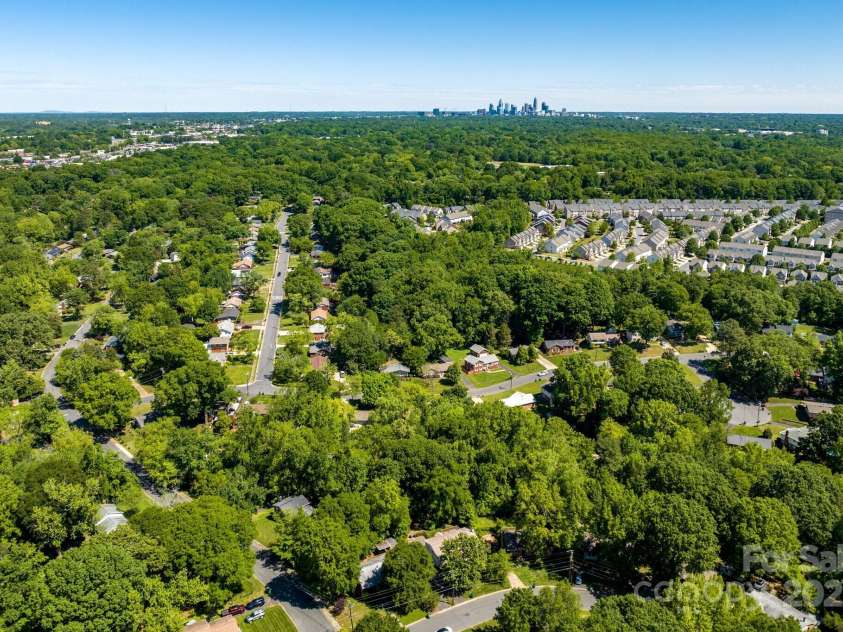7523 Starvalley Drive, Charlotte, NC 28210.  MLS# CAR4257651, YatesRealty ID 34977. 