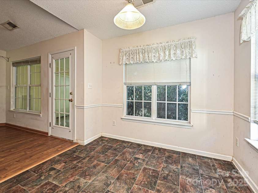 7523 Starvalley Drive, Charlotte, NC 28210.  MLS# CAR4257651, YatesRealty ID 34977. 