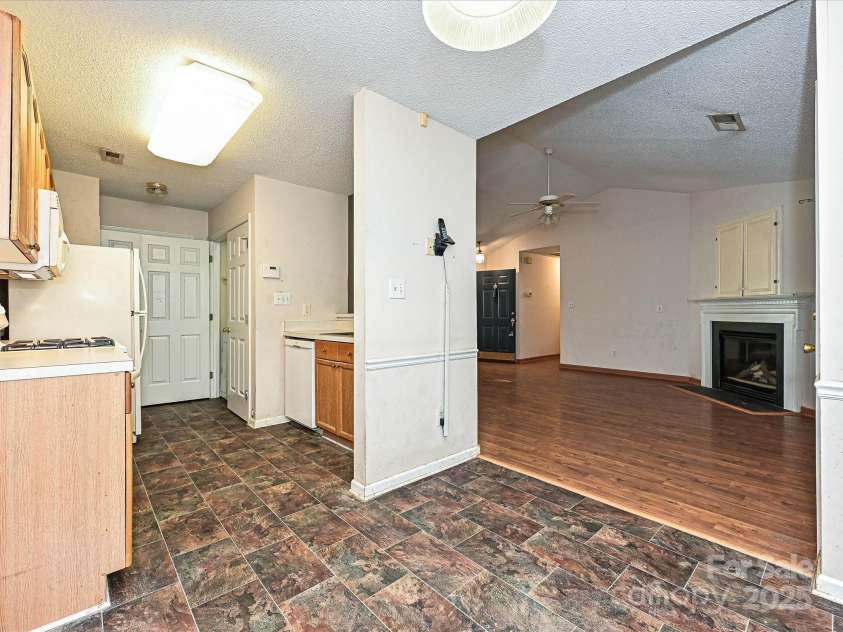 7523 Starvalley Drive, Charlotte, NC 28210.  MLS# CAR4257651, YatesRealty ID 34977. 