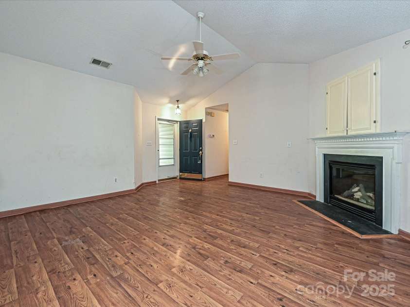 7523 Starvalley Drive, Charlotte, NC 28210.  MLS# CAR4257651, YatesRealty ID 34977. 