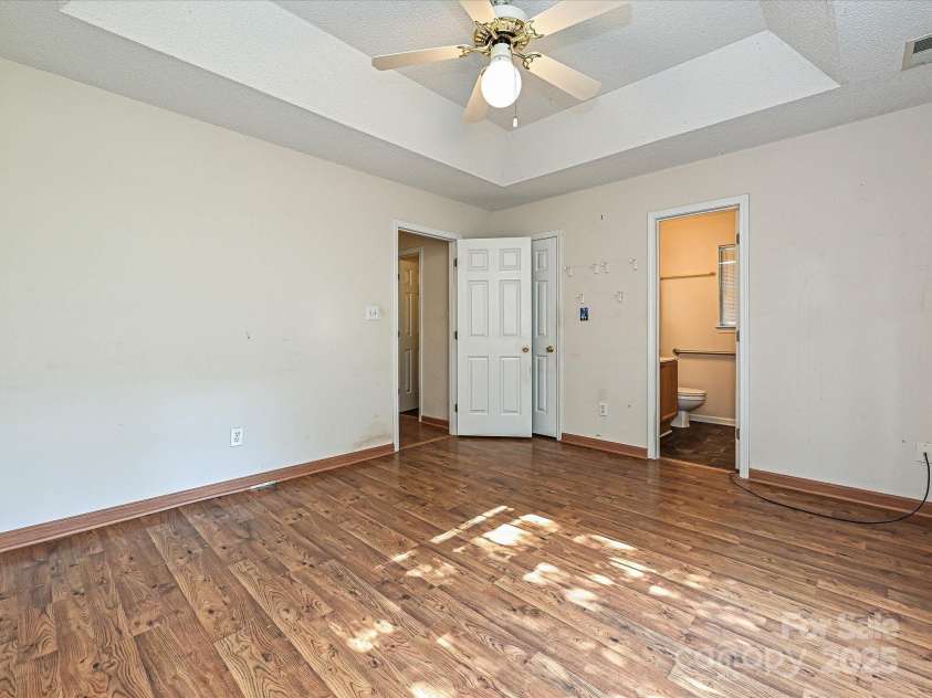 7523 Starvalley Drive, Charlotte, NC 28210.  MLS# CAR4257651, YatesRealty ID 34977. 