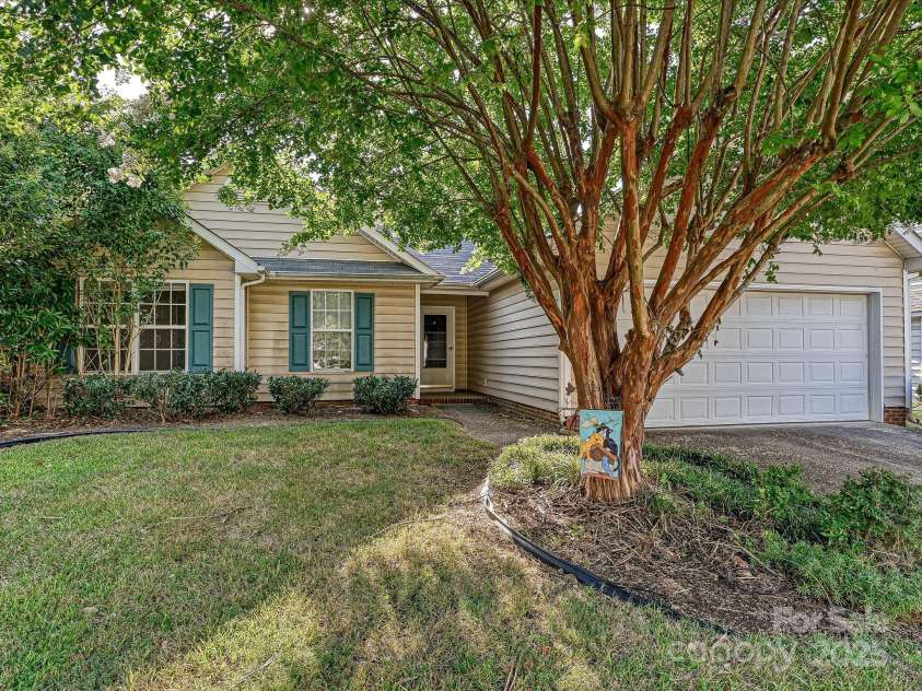 7523 Starvalley Drive, Charlotte, NC 28210.  MLS# CAR4257651, YatesRealty ID 34977. 
