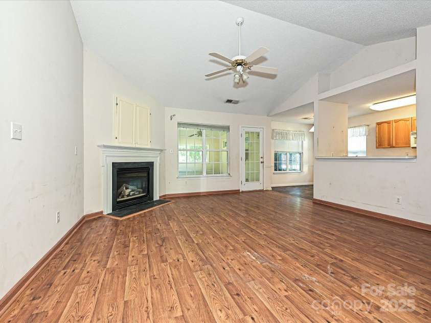7523 Starvalley Drive, Charlotte, NC 28210.  MLS# CAR4257651, YatesRealty ID 34977. 