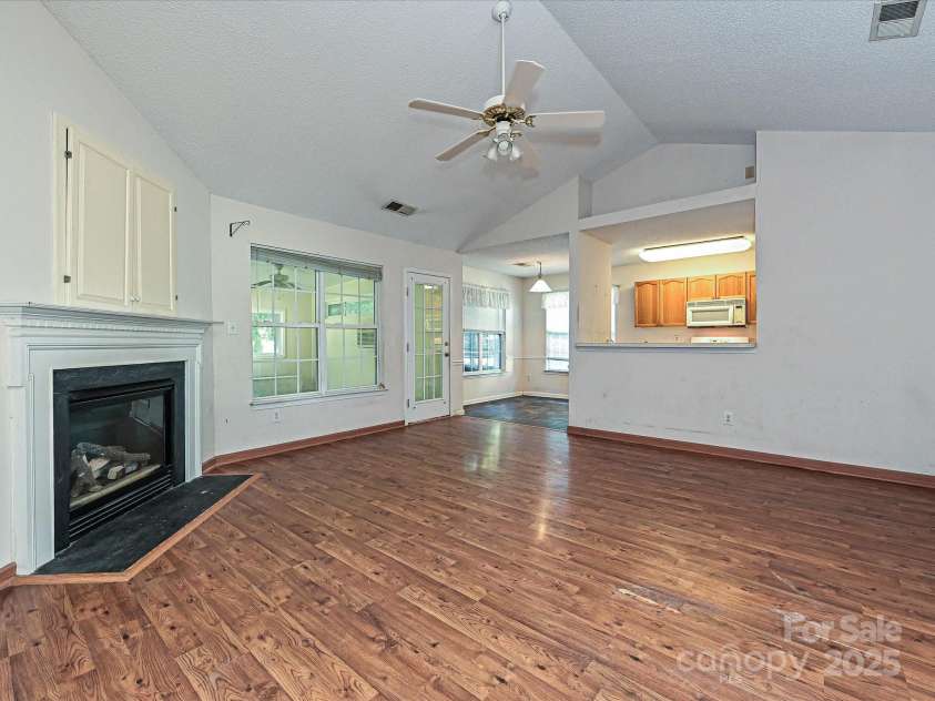 7523 Starvalley Drive, Charlotte, NC 28210.  MLS# CAR4257651, YatesRealty ID 34977. 