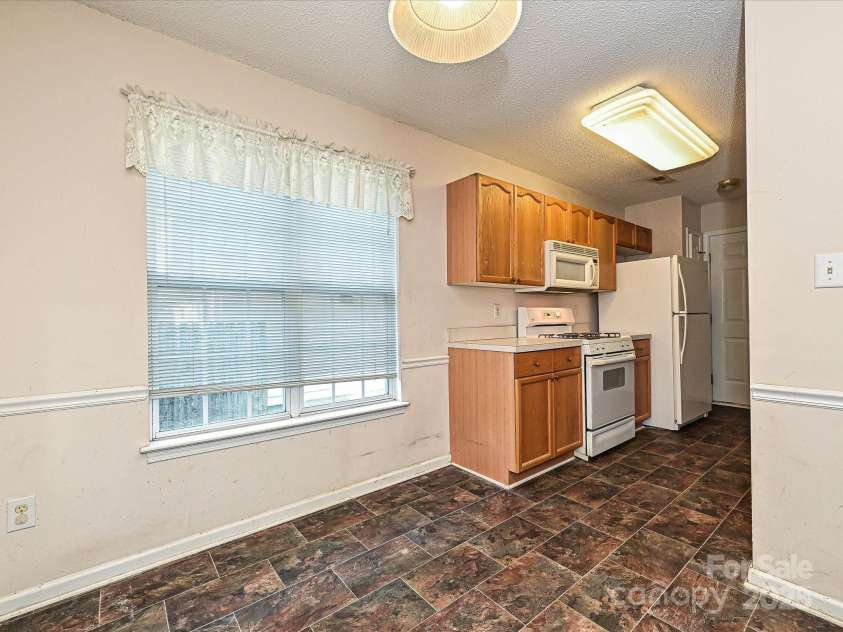 7523 Starvalley Drive, Charlotte, NC 28210.  MLS# CAR4257651, YatesRealty ID 34977. 