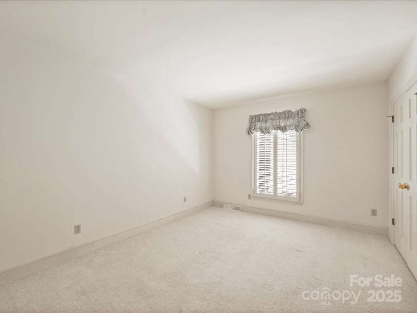 2048 Brandon Circle, Charlotte, NC 28211.  MLS# CAR4293493, YatesRealty ID 34978. Bedroom 3
