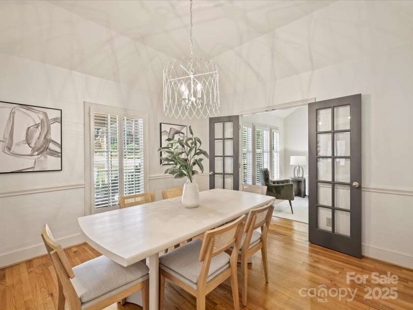 2048 Brandon Circle, Charlotte, NC 28211.  MLS# CAR4293493, YatesRealty ID 34978. Dining Room