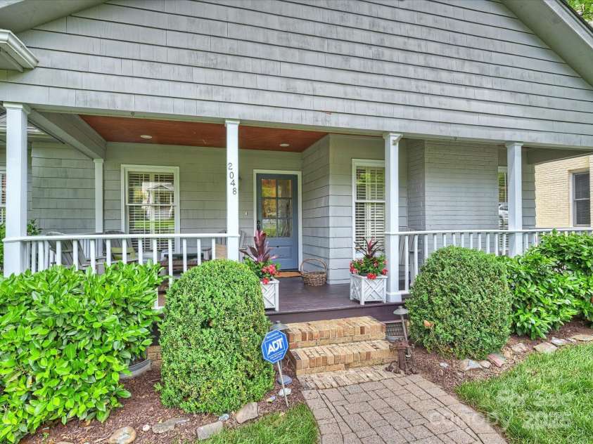 2048 Brandon Circle, Charlotte, NC 28211.  MLS# CAR4293493, YatesRealty ID 34978. Front Porch