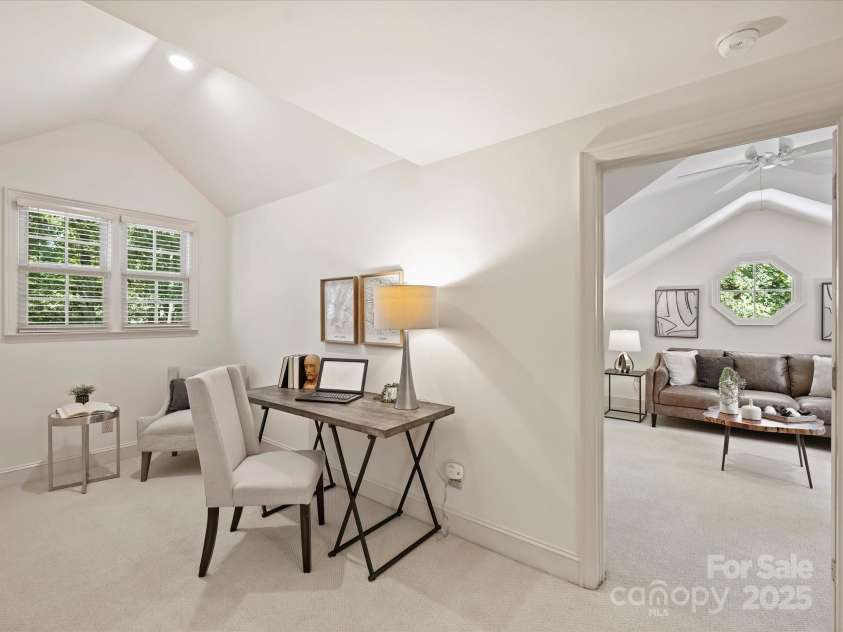2048 Brandon Circle, Charlotte, NC 28211.  MLS# CAR4293493, YatesRealty ID 34978. Office Area