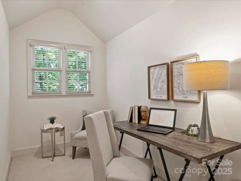 2048 Brandon Circle, Charlotte, NC 28211.  MLS# CAR4293493, YatesRealty ID 34978. Office Area