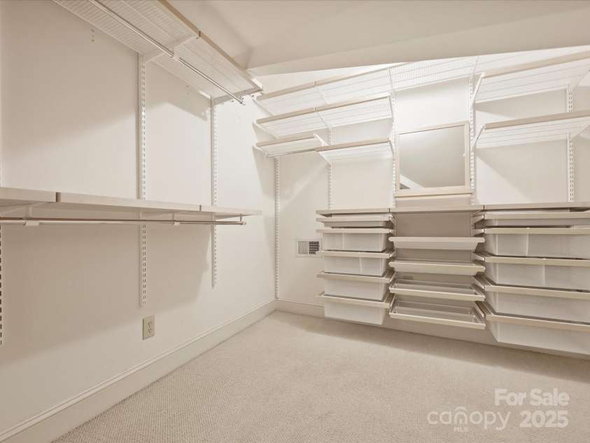 2048 Brandon Circle, Charlotte, NC 28211.  MLS# CAR4293493, YatesRealty ID 34978. Walk-in Storage